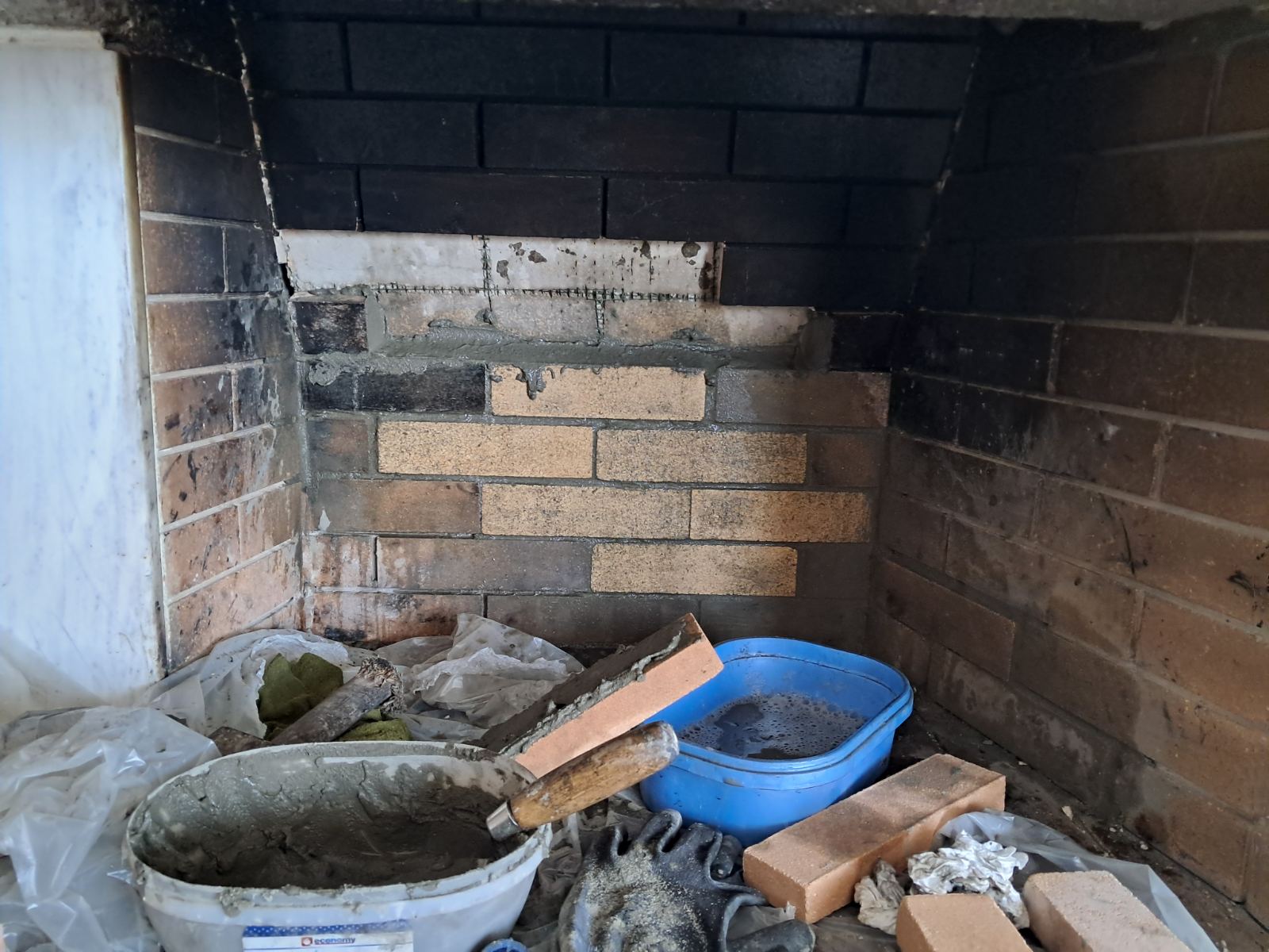 Επισκευή πυρότουβλων σε τζάκι #2