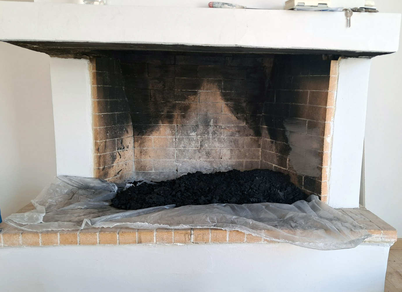 Καθαρισμός και βάψιμο τζακιού #2