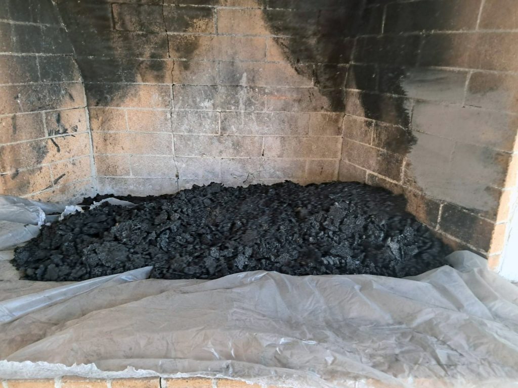 Καθαρισμός και βάψιμο τζακιού #3